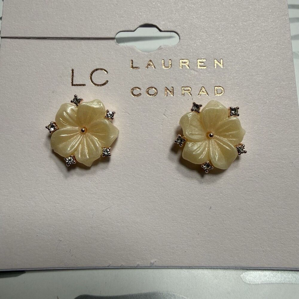 LC Lauren Conrad Earrings Gold-tone Peach Blush Rhinestone Flower Studs NWT